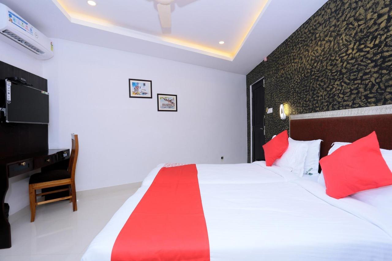 Capital O 61059 Green Life Hotell Kochi Exteriör bild