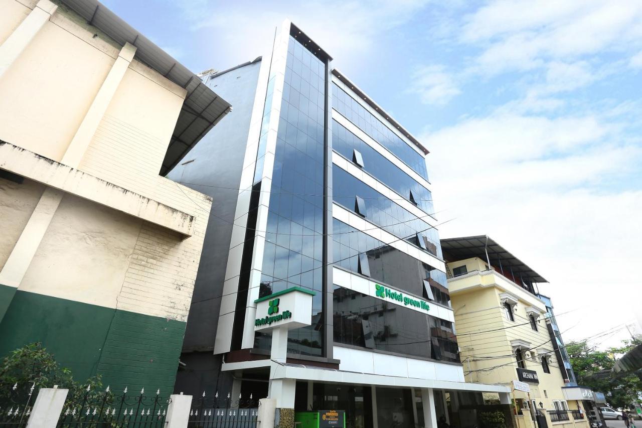 Capital O 61059 Green Life Hotell Kochi Exteriör bild