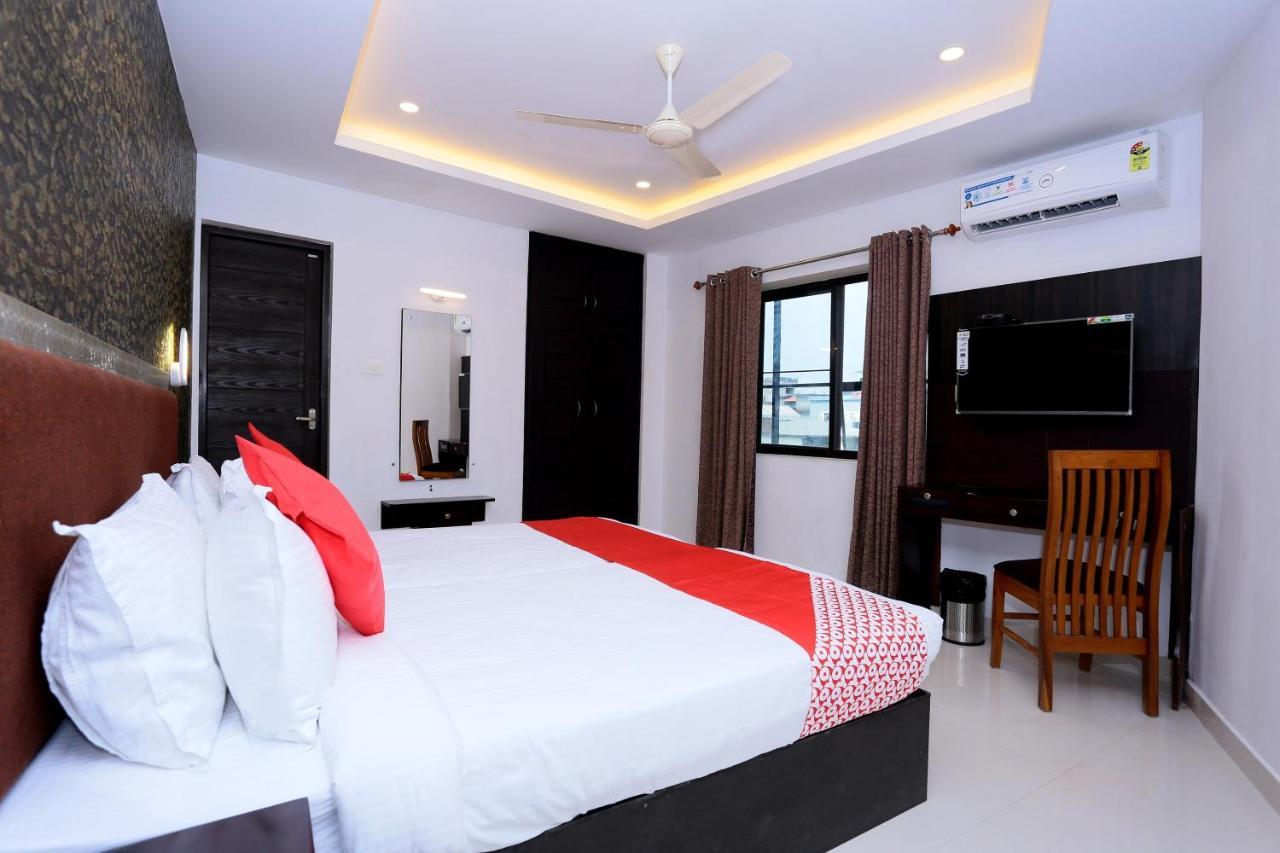 Capital O 61059 Green Life Hotell Kochi Exteriör bild
