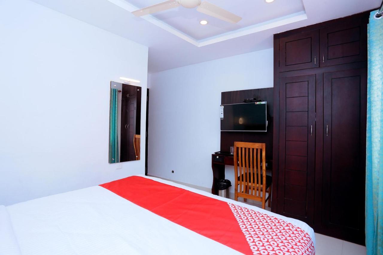 Capital O 61059 Green Life Hotell Kochi Exteriör bild